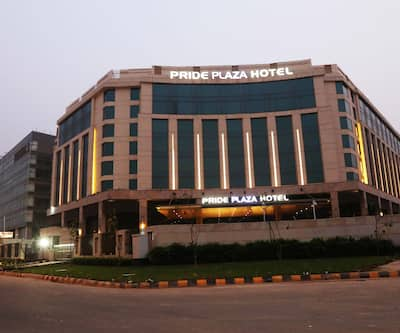 https://imgcld.yatra.com/ytimages/image/upload/t_hotel_yatra_city_desktop/v1449570192/Domestic Hotels/Hotels_ New Delhi/Pride Plaza Hotel Aerocity/OVERVIEW.jpg